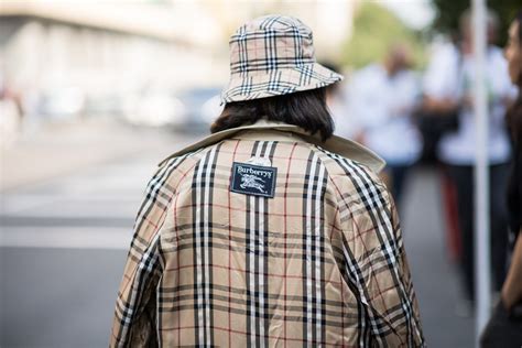 WeChat, Chinese Tourists Fuel Burberry Despite Revenue Slip